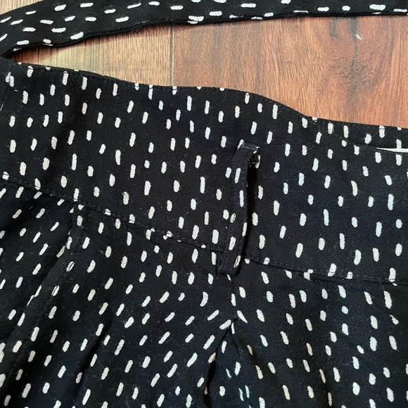 Saltwater LUXE Tracy Shorts Size Medium Black with White - Picture 2 of 7